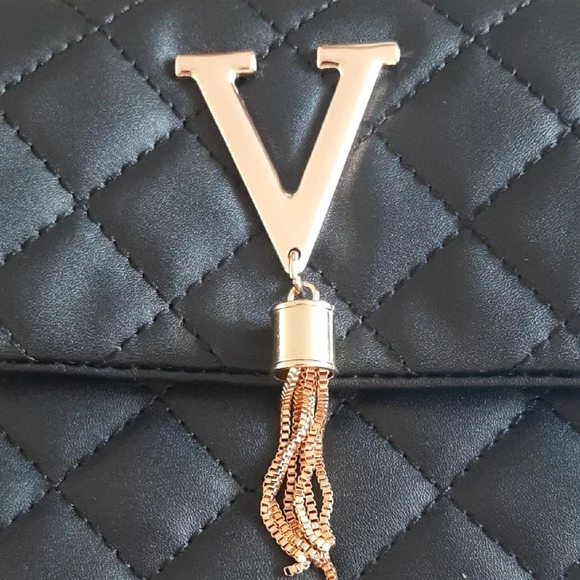 NWOTQuilted Crossbody+Matching Sunglassed with Gold Accent - Picture 4 of 5